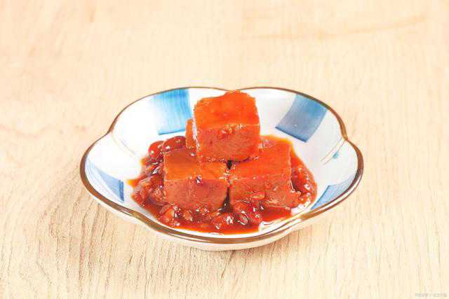 創(chuàng)新引領(lǐng)未來，一塊腐乳包裝設(shè)備助力腐乳產(chǎn)業(yè)升級(jí)